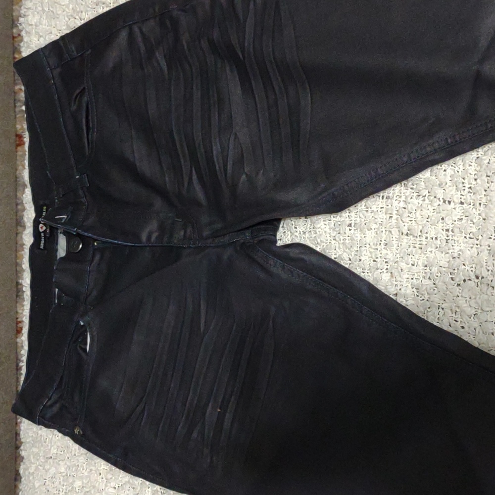 ANDREW CHARLES Black coated jeans. 32/30